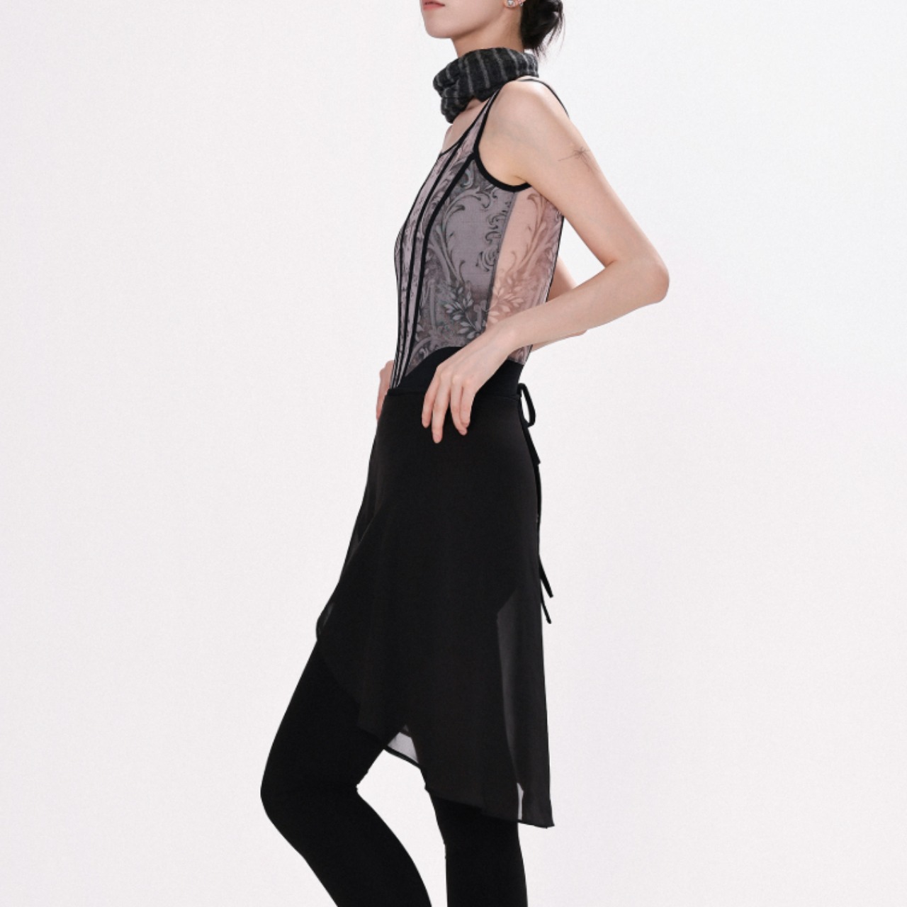 ノワールエランセ ノースリーブレオタード L0729