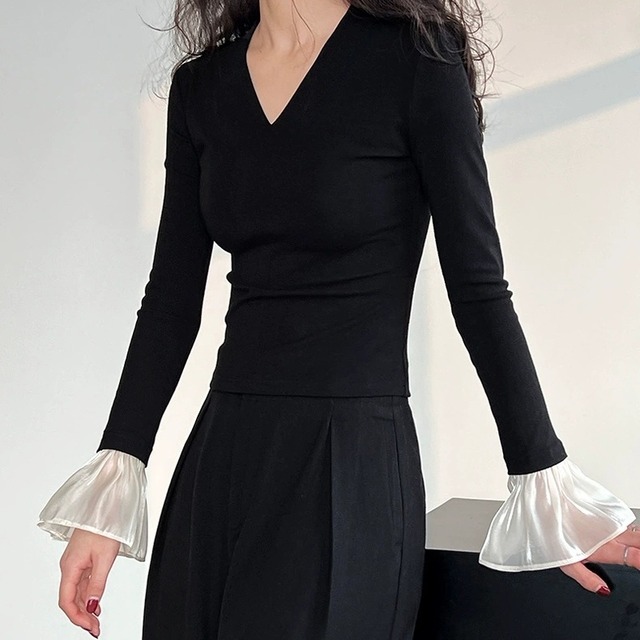 ruffle sleeves V neck cut and sew　10627
