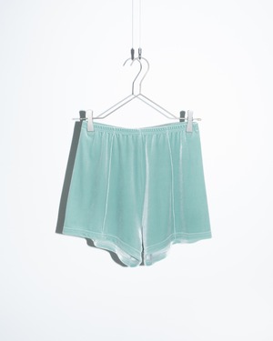 SIMONE WILD - VELVET TOP STITCHED HOT PANTS "PISTACHIO"
