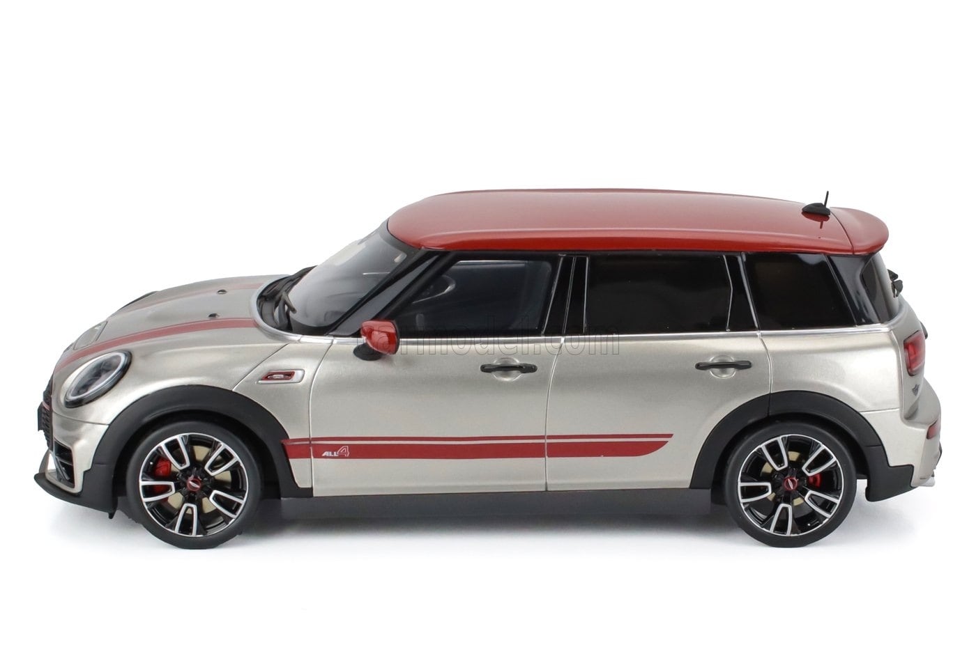 ミニカー 1/18 ミニクーパー F54 OTTO-MOBILE 1/18 MINI CLUBMAN (F54
