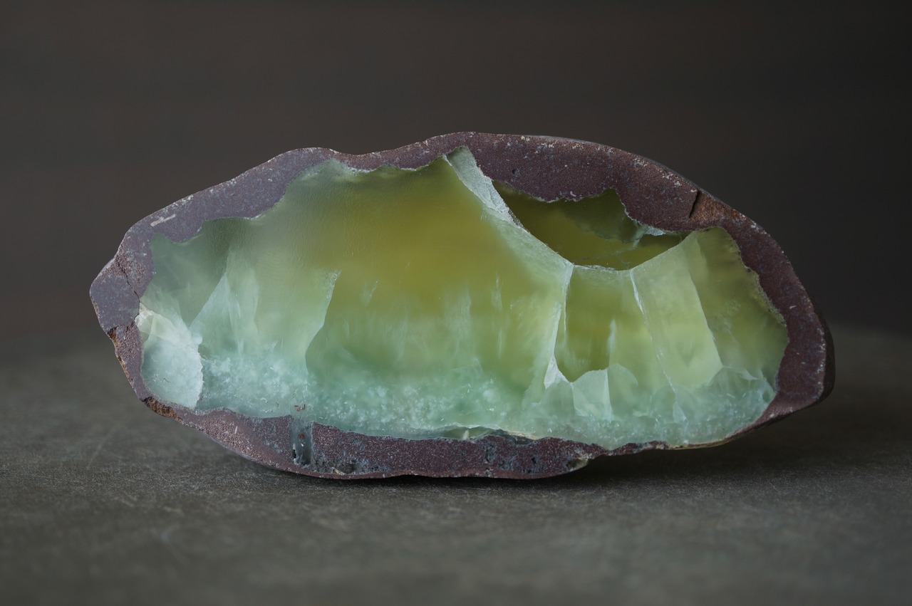 オーストラリア産プレナイト Prehnite 2382