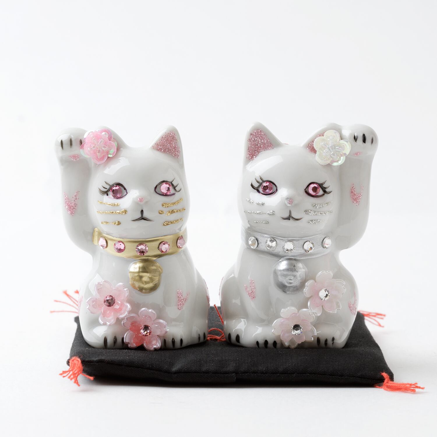 幸運招き猫 / ペア猫 / Sサイズ / 座布団付き / 黒(BLACK) | goenneko