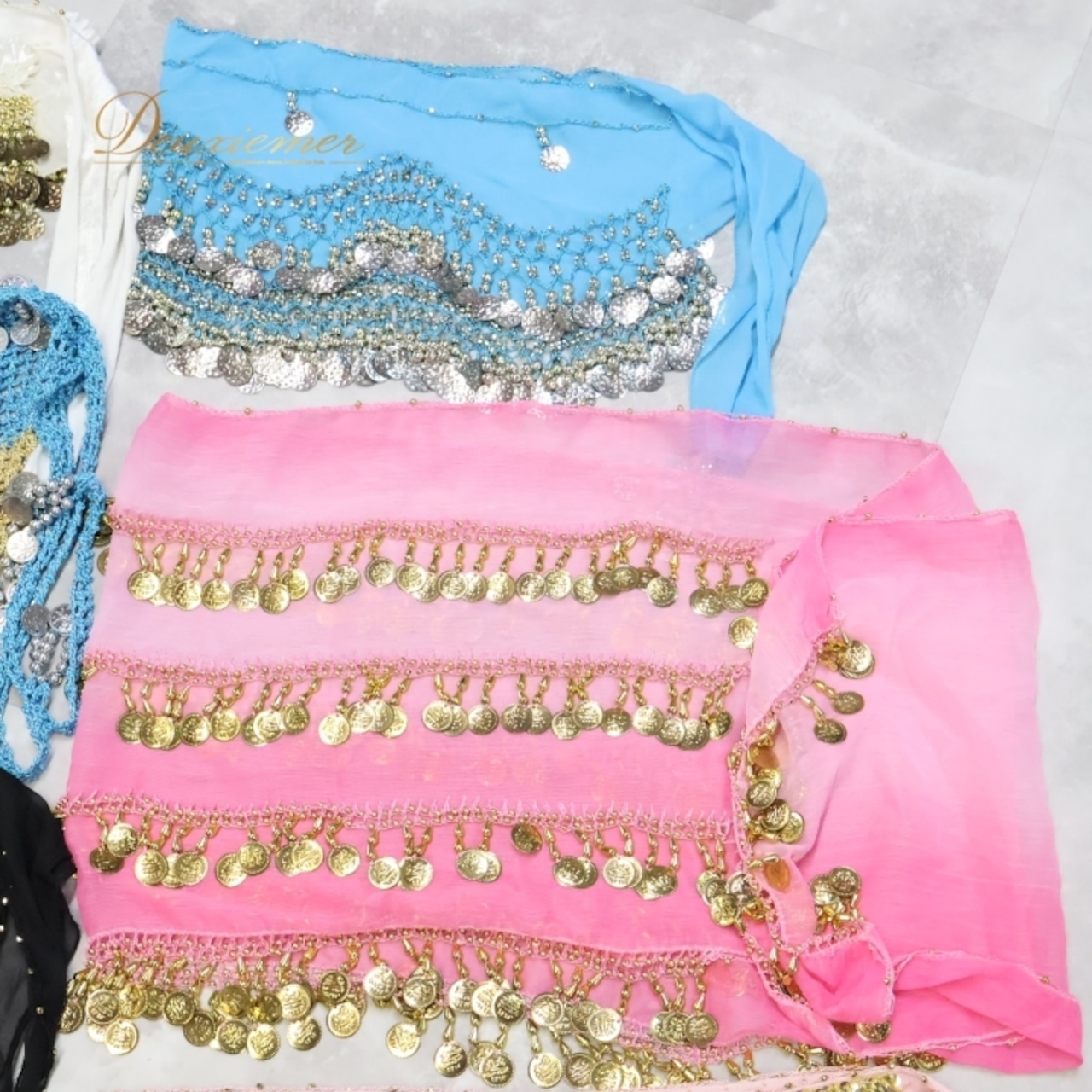 ベリーダンス 衣装 ヒップスカーフ 小物 まとめ売り 全8点 セット ホワイト系 ブルー系 ブラック系 ピンク系 イエロー系 ゴールド コイン ヒップスカーフ まとめ売り カラフル ラメ 装飾 小物セット アクセサリー ダンス衣装 コイン付き ステージ衣装