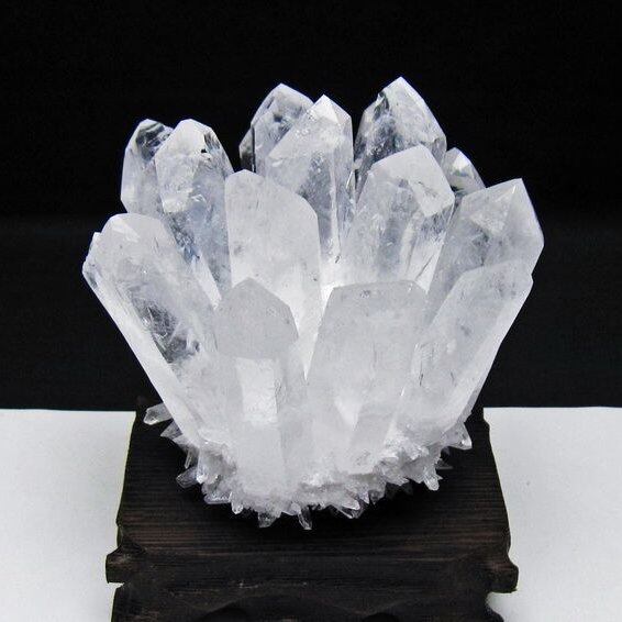 水晶 クラスター 水晶 原石 台座付属 一点物 おまかせ便 182-8611