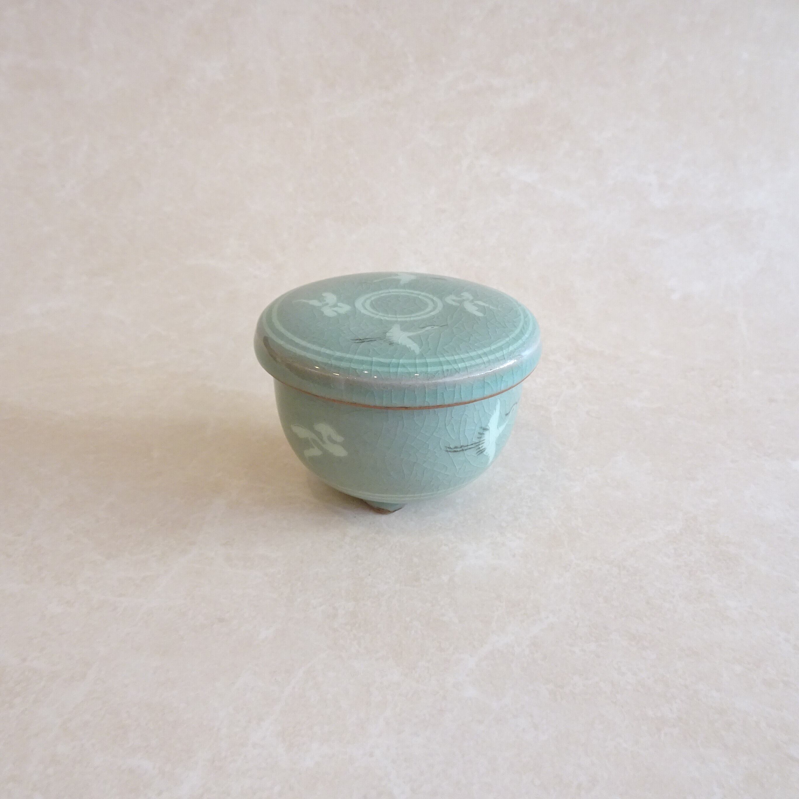 韓国青磁の蓋つき器（金正黙作） | 純喫茶家具の村田商會