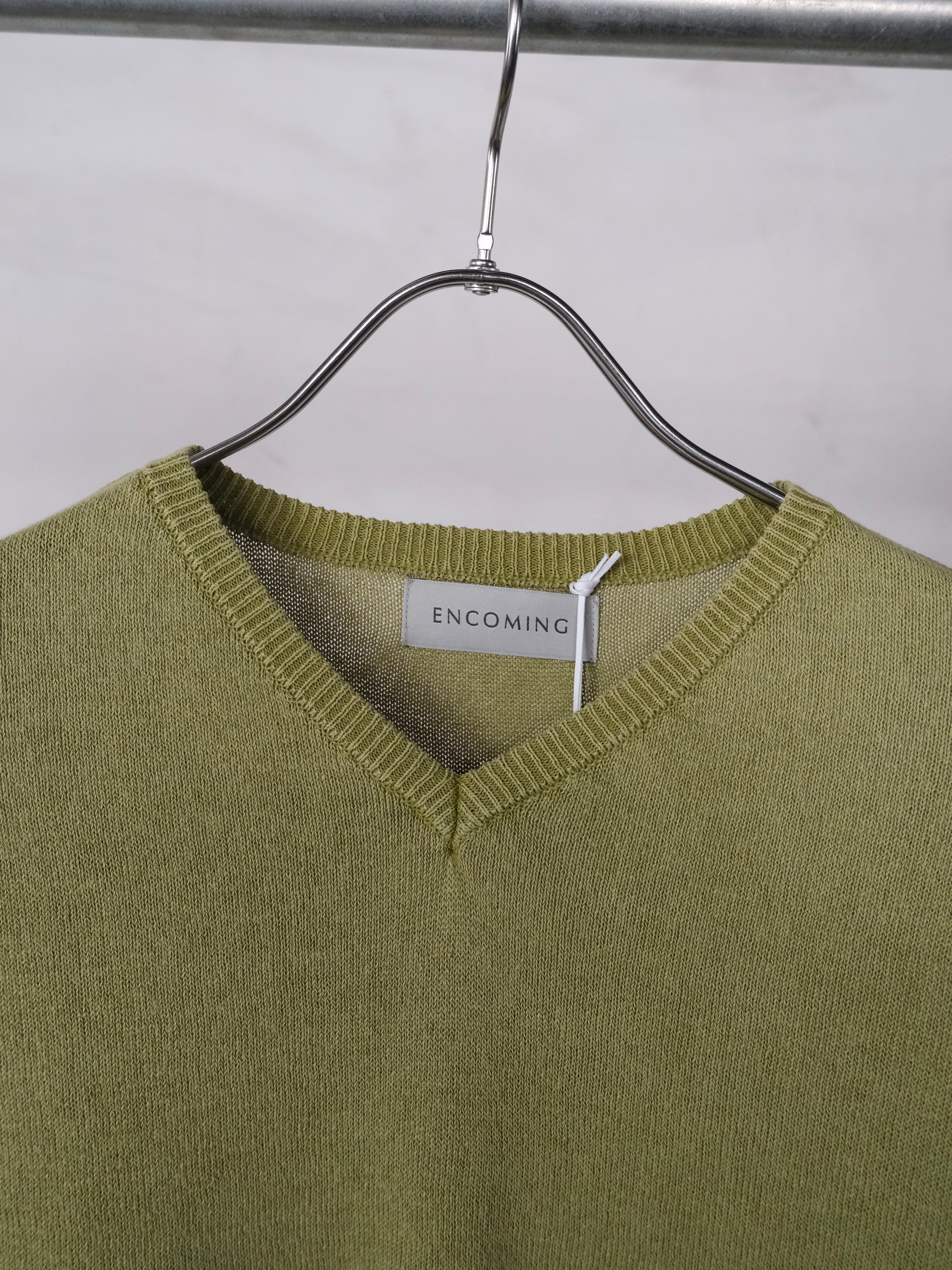 ENCOMING】 KNITTED V NECK JUMPER | THE OUR