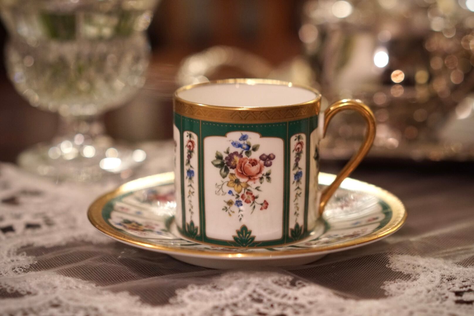 【希少】MIYAO by MIKASA 深緑と金彩の花園 気品溢れるカップ&ソーサー