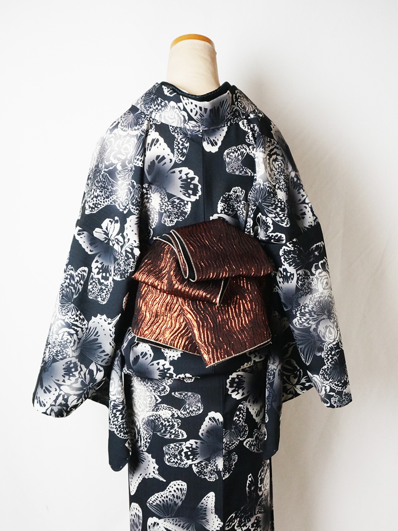 【受注商品】RumiRockセオαゆかた「群蝶」　[A764]