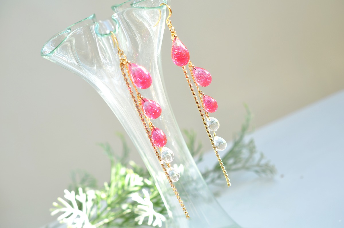 フューシャピンク＊シャンデリアピアス（イヤリング） | Soukore 