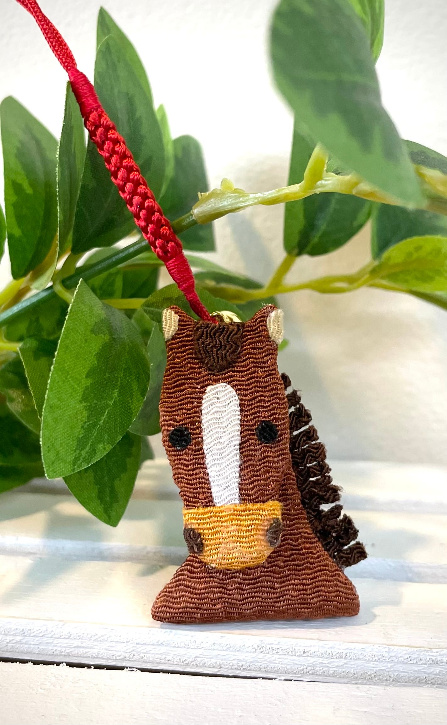 ちりめん馬根付ストラップ