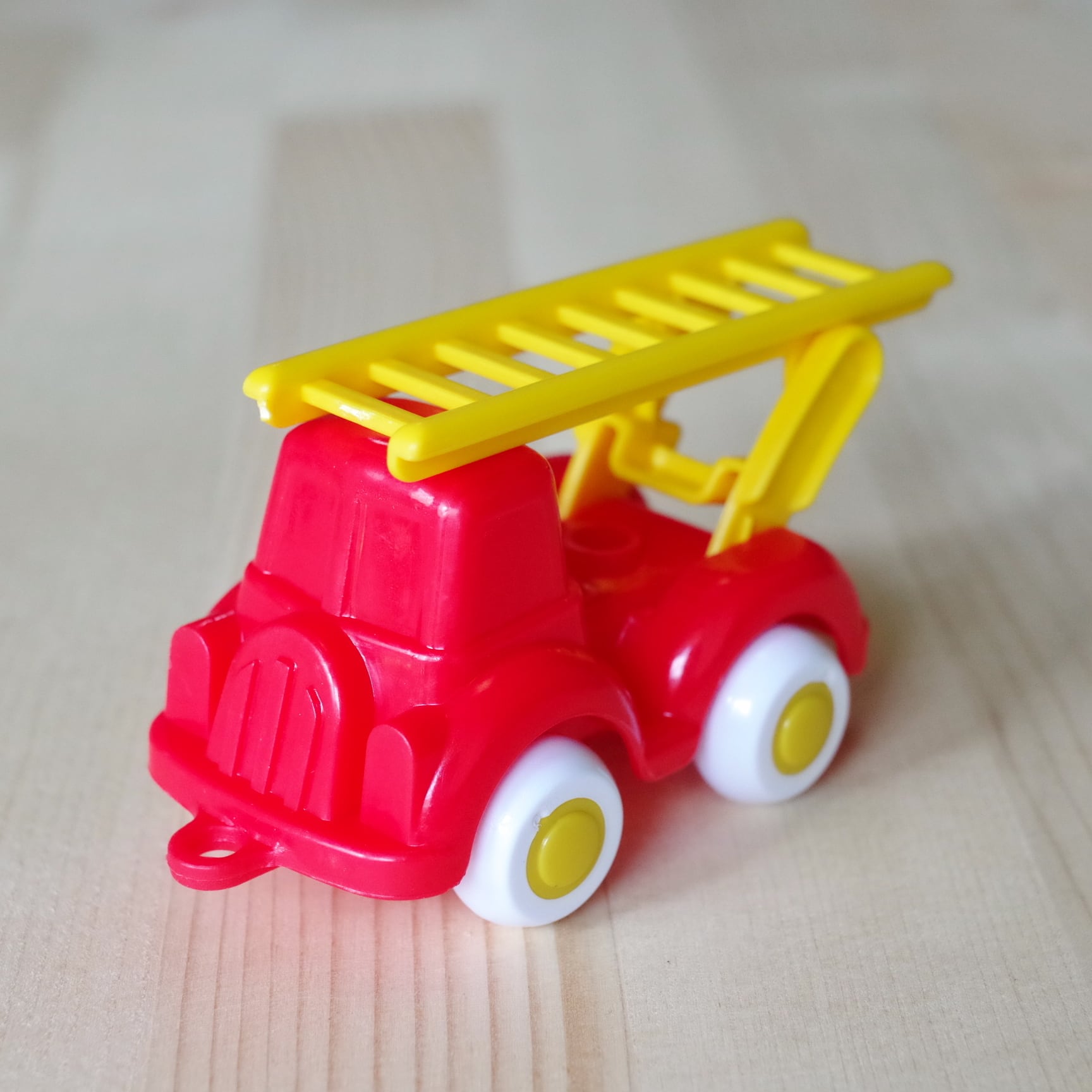 ミニカー まとめ売り おもちゃ バス 車 バイク トラック 小物 格安 ミニカー 1/18 VW ワーゲンバス ピックアップ オレンジ色 サーフボード