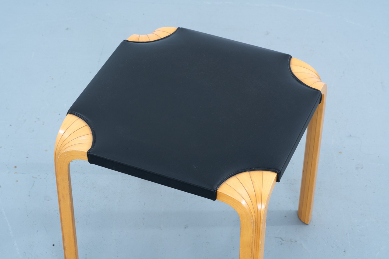 Alvar Aalto | X601 Stool