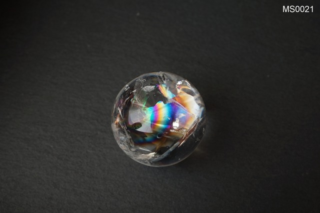 レインボー水晶(アイリスクォーツ)のマクラメネックレス ~航海~