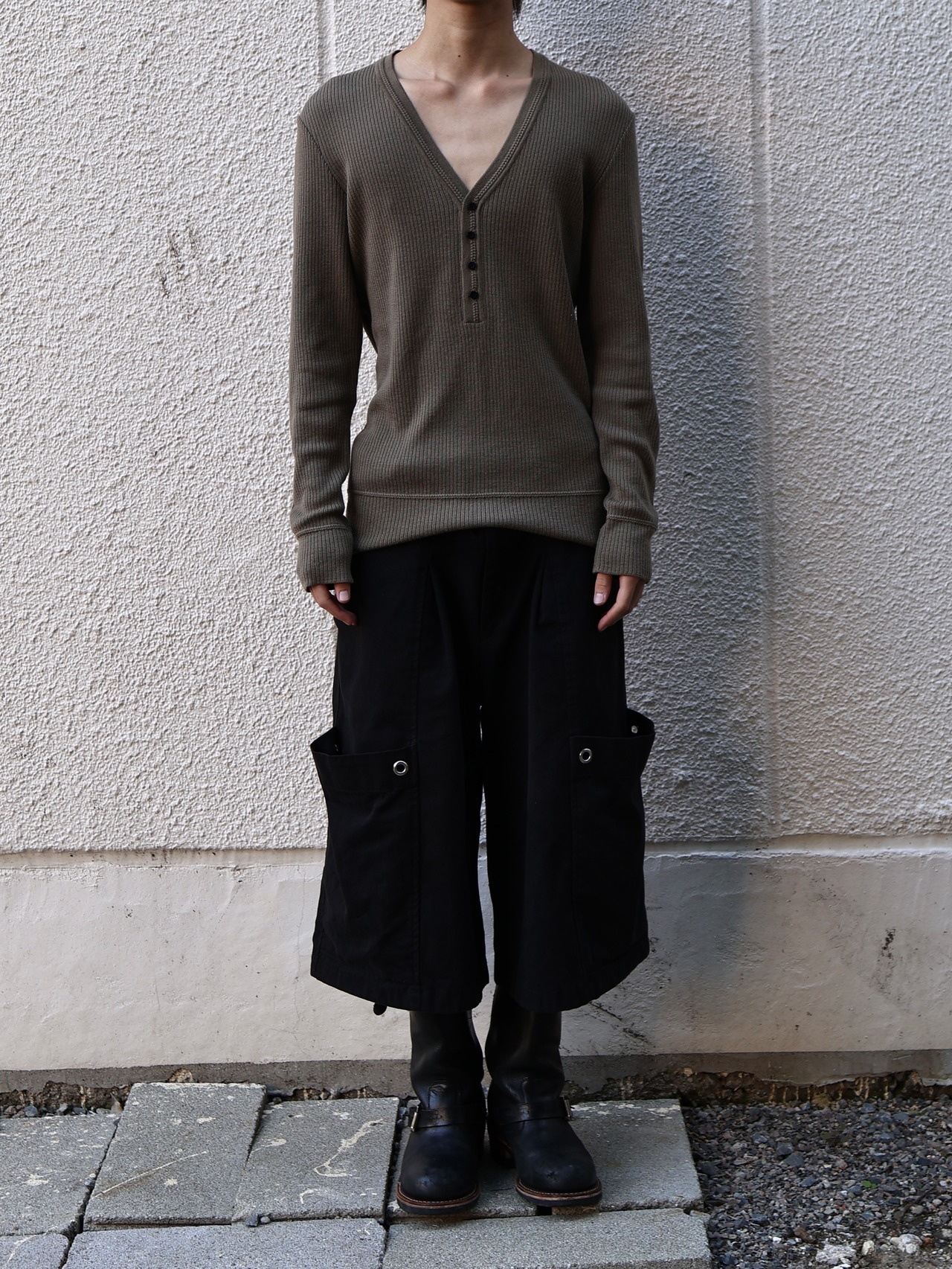 【blackbarrett】tight silhouette Vneck knit