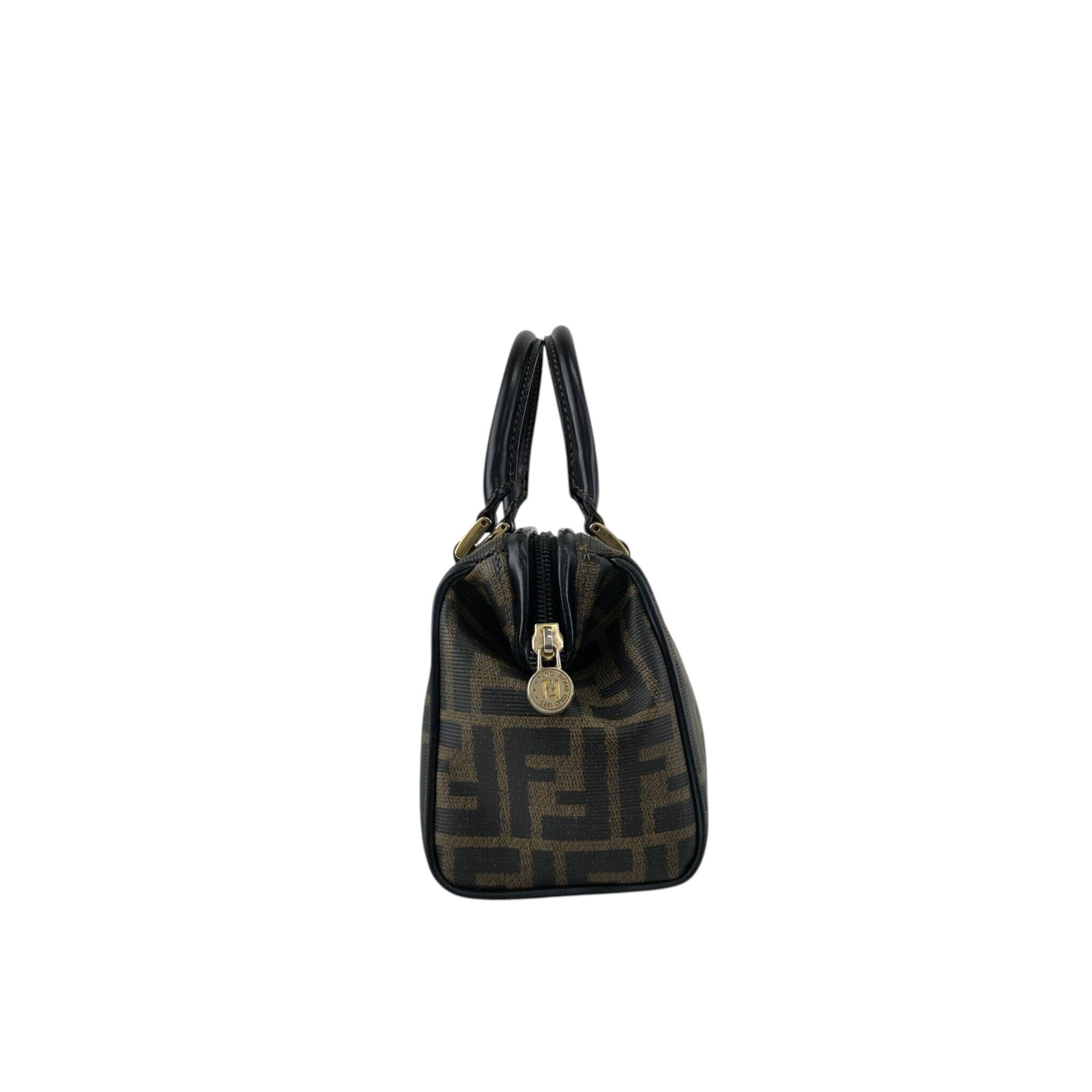 FENDI フェンディ ズッカ ショルダーバッグ ブラック FFロゴ PVC 2WAY