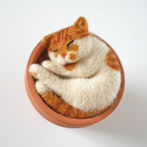 鉢植え猫　No.3(白茶トラ)