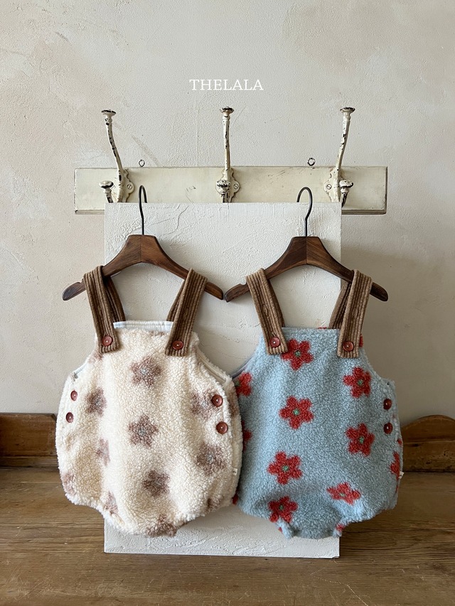 THELALA25冬）（BEBE）フラワーロンパース　リンクコーデ