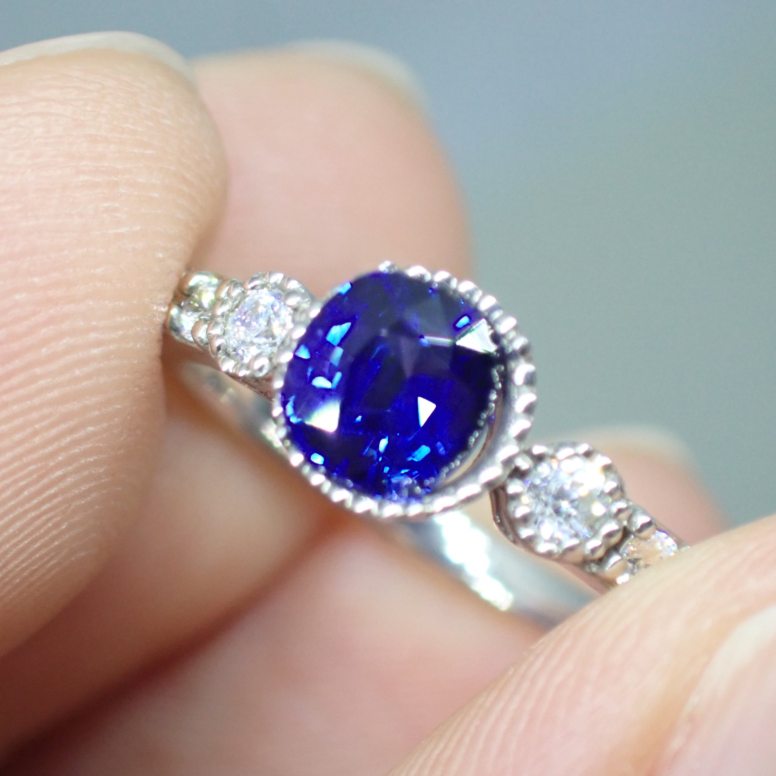 AIGS鑑別書付】ネオン感◎ロイヤルブルーサファイア 0.63ct | 宝石 