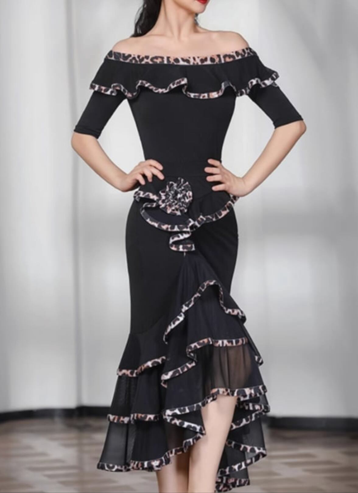 【新着】社交ダンス ドレス　ラテンドレス　　レオパード柄フリルレオタードトップス　M〜L　ST-26-7 　デモ・競技用ドレス　発表会衣装　パーティドレス　ワンピース　舞台衣装