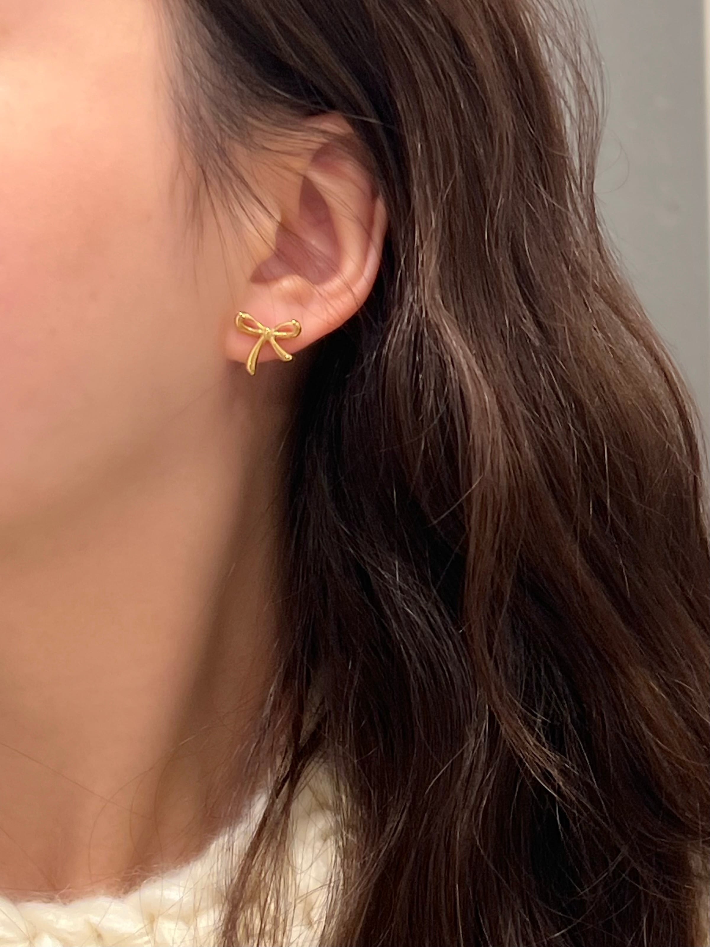 Simple ribbon pierce | Larme.