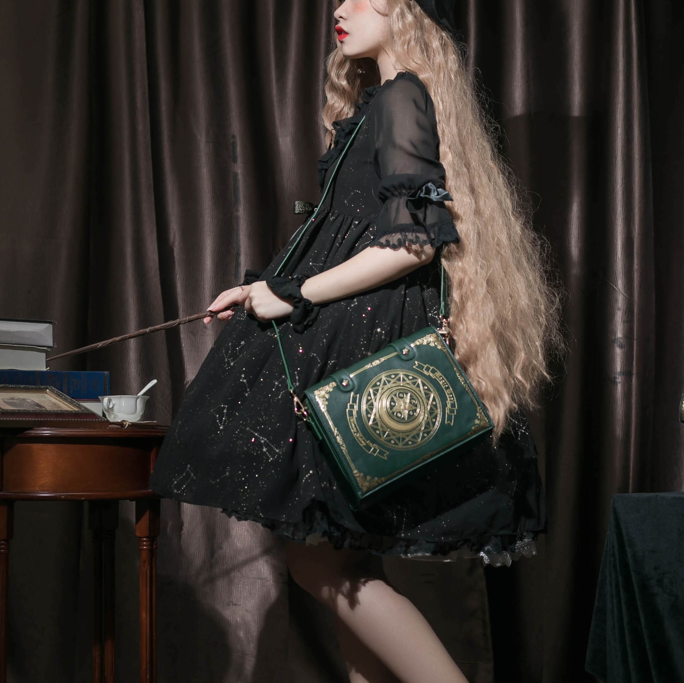 白魔術の魔導書〜グリモワールモチーフバッグ〜M21110 | 奇妙な洋装