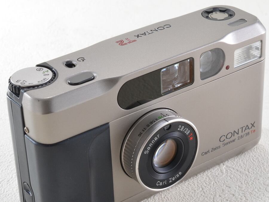 CONTAX T2 チタンシルバー 【データバック付】 - カメラ