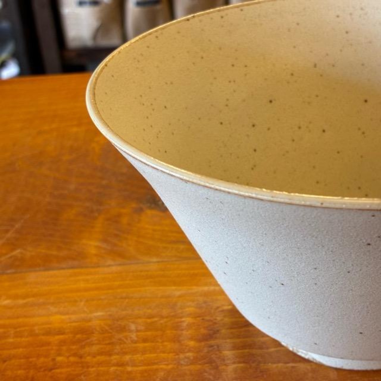 Mino ware PLAIN Warped bowl 16cm 3color　美濃焼　プレーン　反り丼　全3色　ホワイト　ミント　レモン　電子レンジ可　食洗機可　麺鉢　サラダボウル