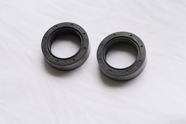 「A100　フロントフォーク・オイルシール（27-39-10.5）2個セット　社外品」