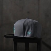 【gifthat別注】  NEW ERA 59FIFTY/5950  ロサンゼルス・ドジャース　 GRAY SEAGLASS