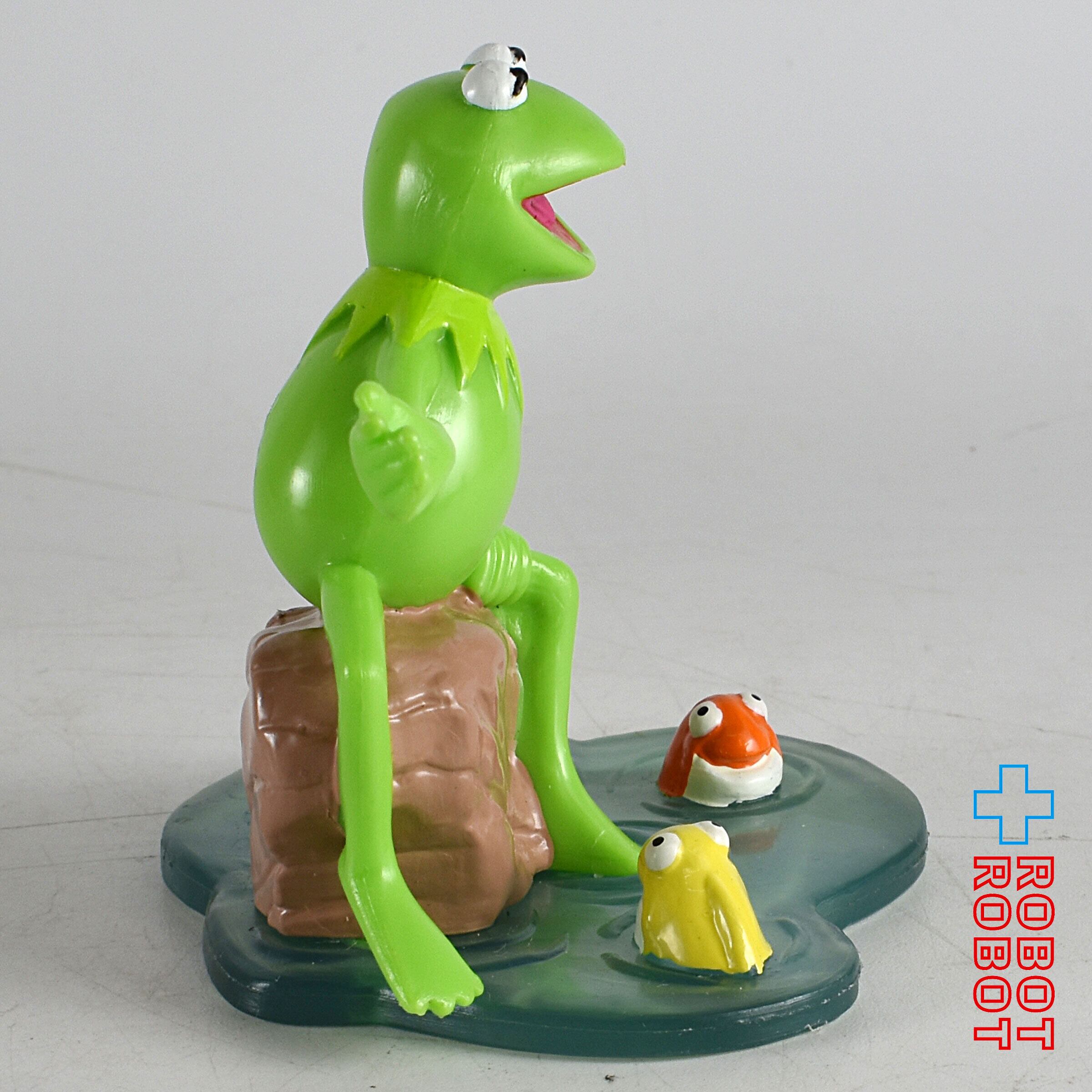 希少！未開封 限定品 マペッツ カーミット ボーイスカウト フィギュア マペッツ カーミット PVCフィギュア 池で座る (アプローズ社) | ROBOTROBOT