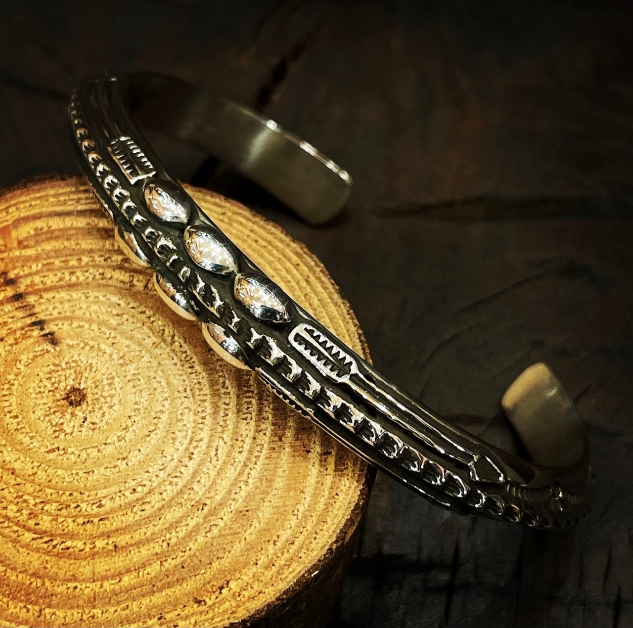 ドノバンキャドマン（Donovan Cadman）トライアングルワイヤー　バングル - 1