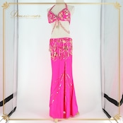 ベリーダンス オリエンタル 衣装 上下セット ピンク系 トップス スカート アーム アーム飾り スパンコール ビーズ 花 スリット 鮮やか 蛍光ピンク ダンス衣装 腕飾り かわいい 華やか キラキラ イベント ステージ