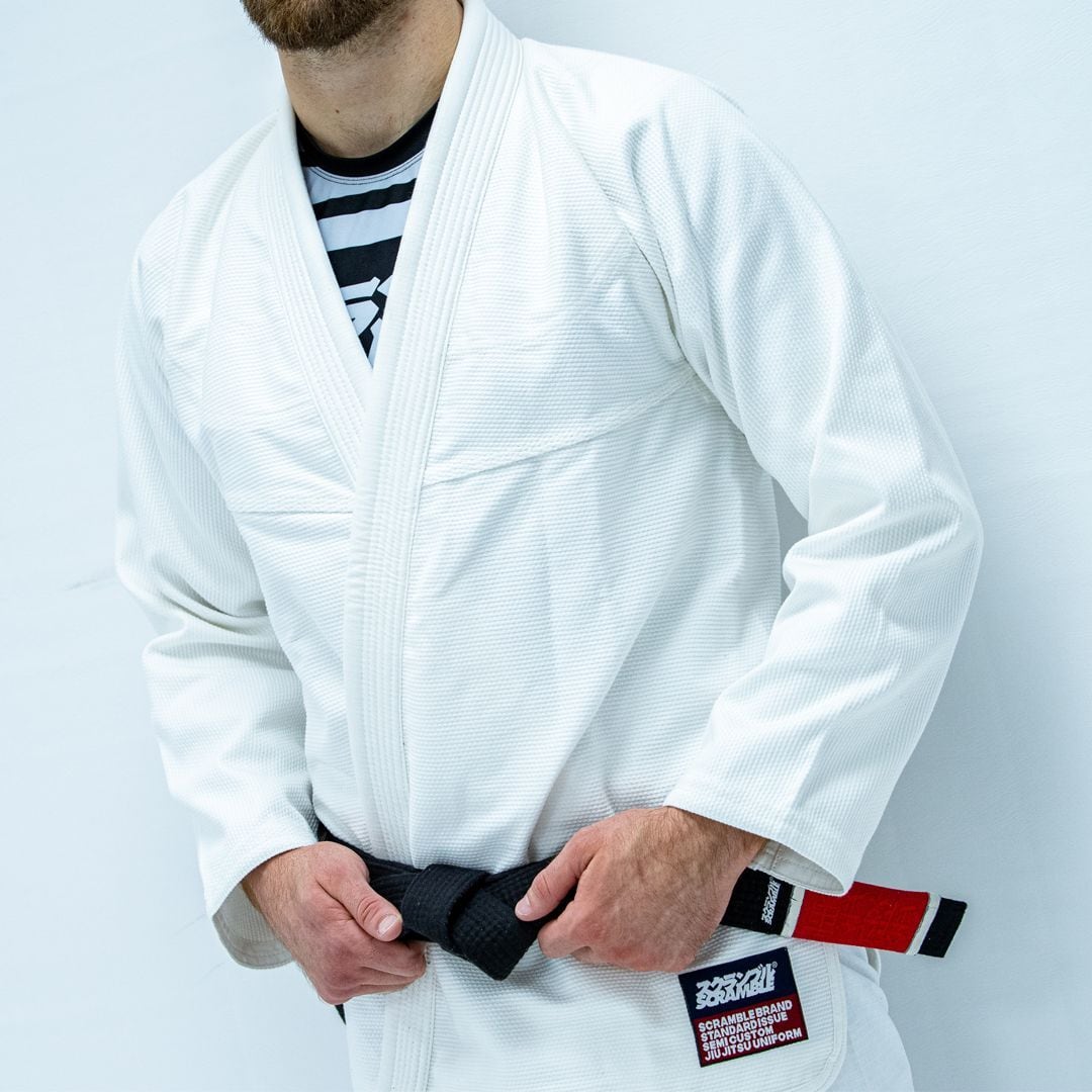 女性用 SCRAMBLE STANDARD ISSUE V3 ホワイト ブラジリアン柔術着