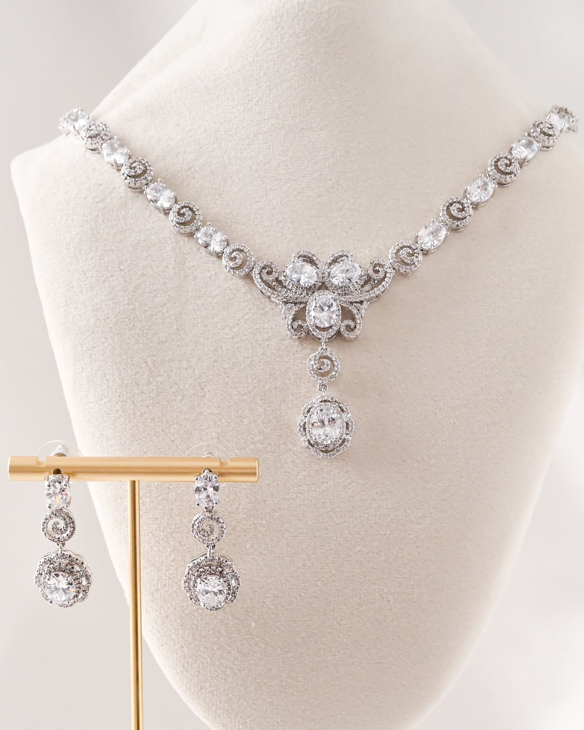 クラシカルビジューブライダルネックレス&ピアスセット【NE2602-01】