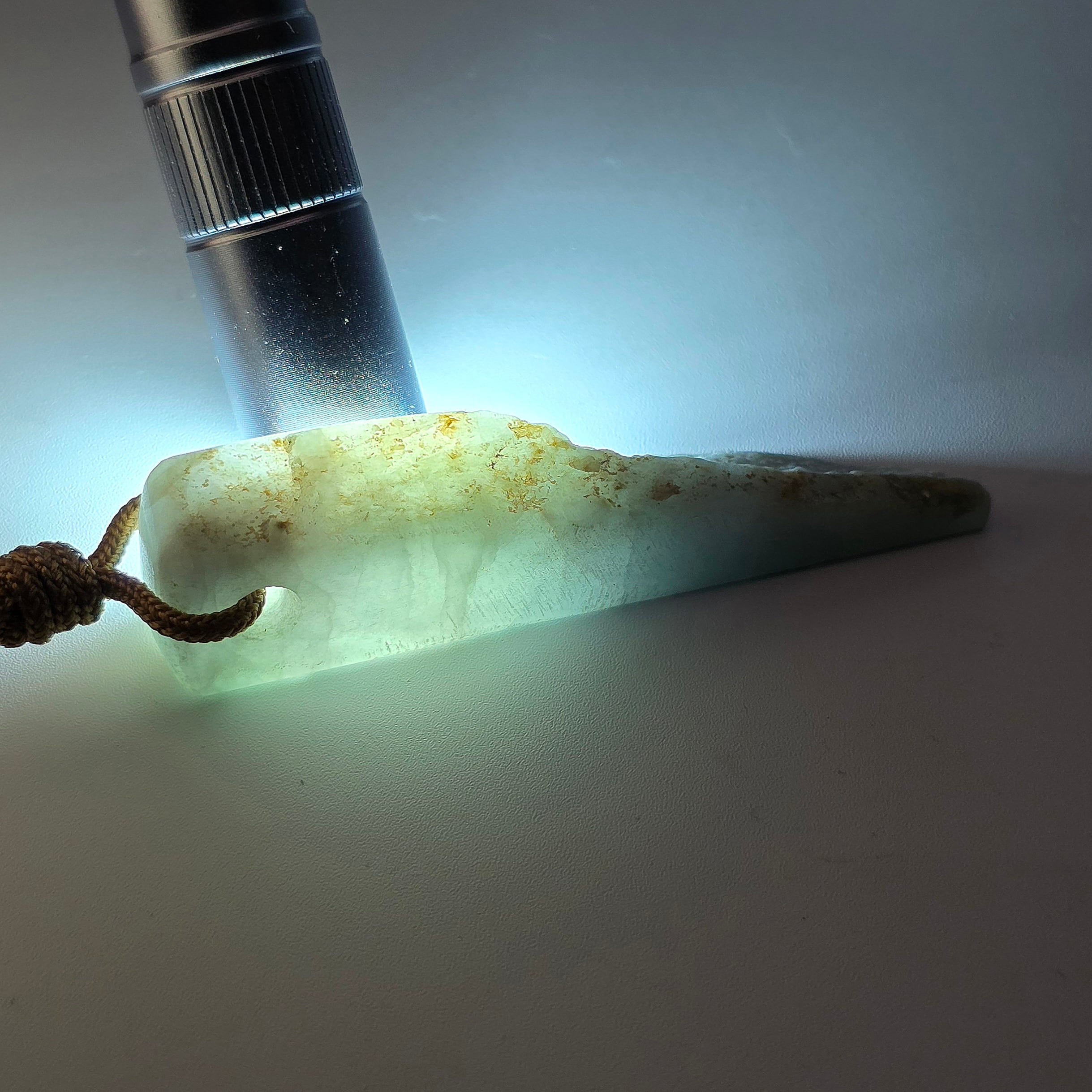 ハンドメイドの入りコン沢　ペンダントトップ　糸魚川翡翠 ハンドメイドの入りコン沢トップ ペンダントトップ 糸魚川翡翠 糸魚川