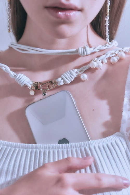 twist pearl strap/white