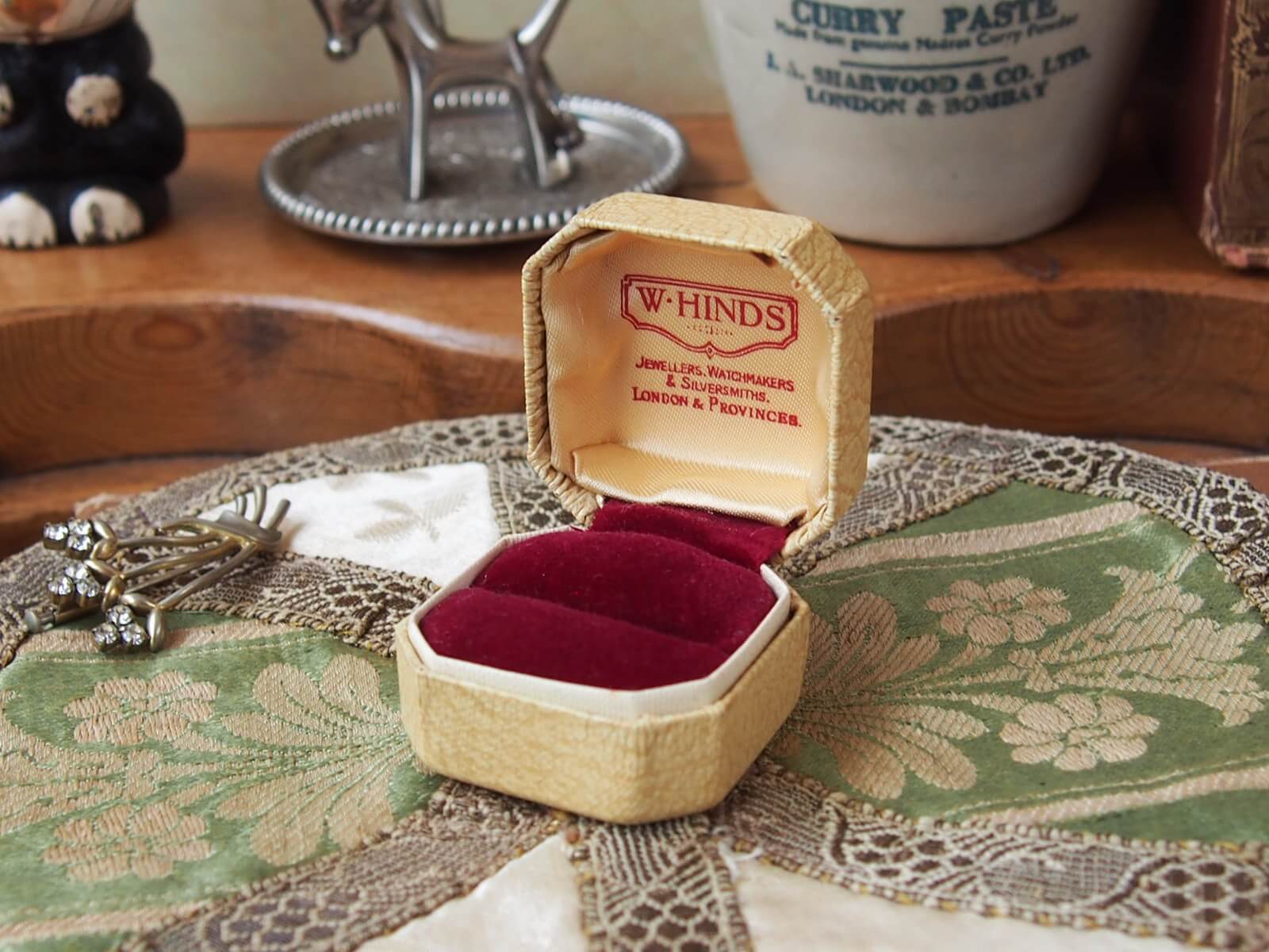 イギリスアンティーク　ジュエリーケース　リングケース
