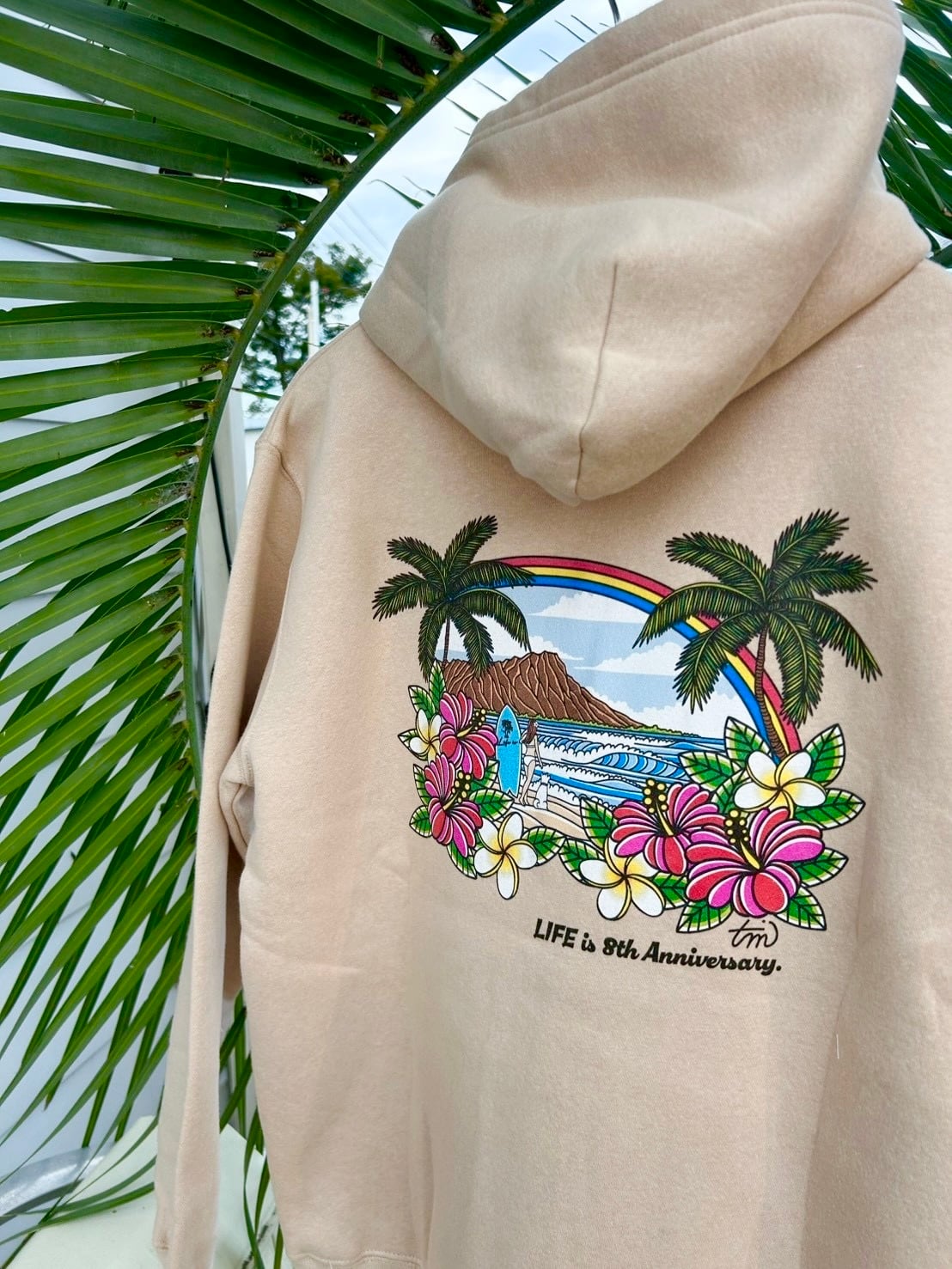 LIFE is × TAMOコラボ フルカラー フーディー ￥11,800(￥12,980)