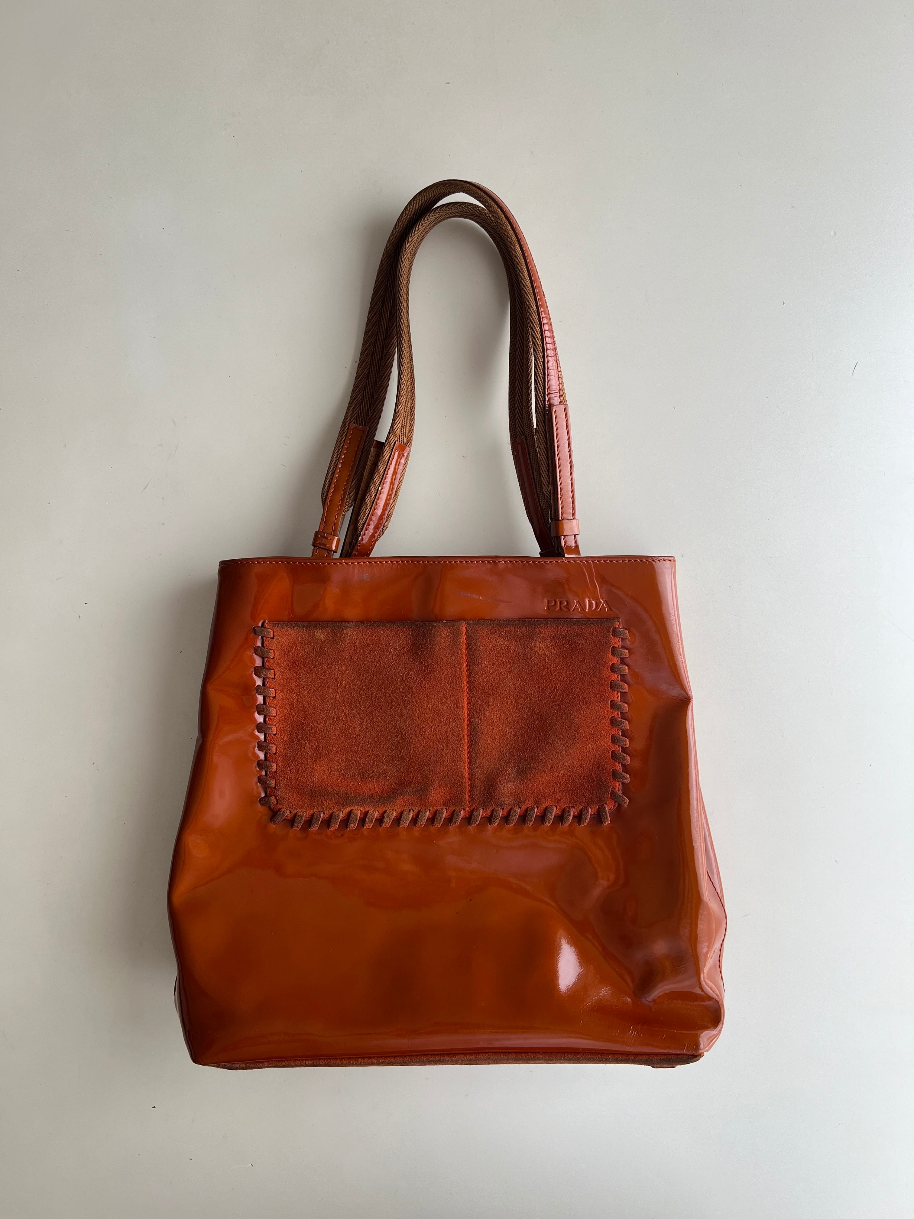 FW1999 PRADA ENAMEL HAND BAG | triptraproll