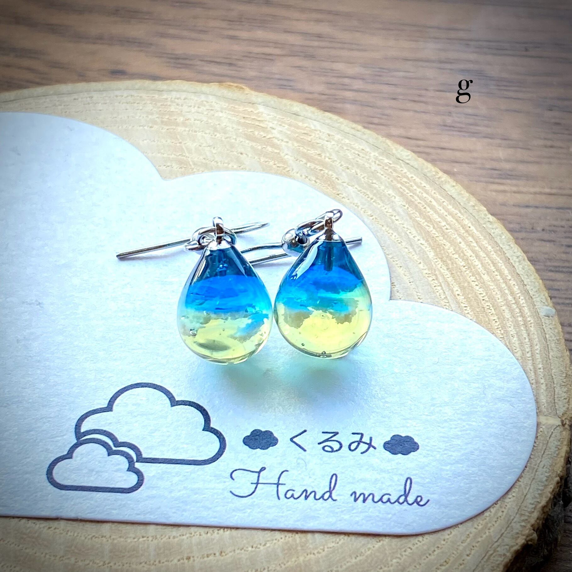 レジンピアス イヤリング 青空 しずく型 小さめ 12×9mm g