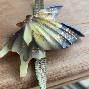 アンティーク　有田磁器　蝶々の帯留め