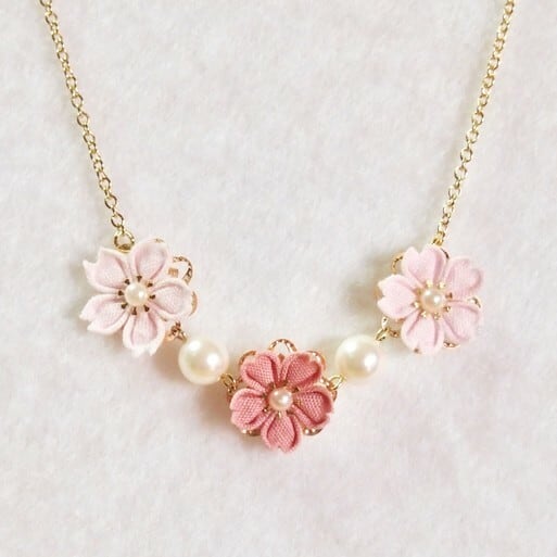 つまみ細工 桜結びネックレス 】---- ペンダント/フラワー/プレゼント