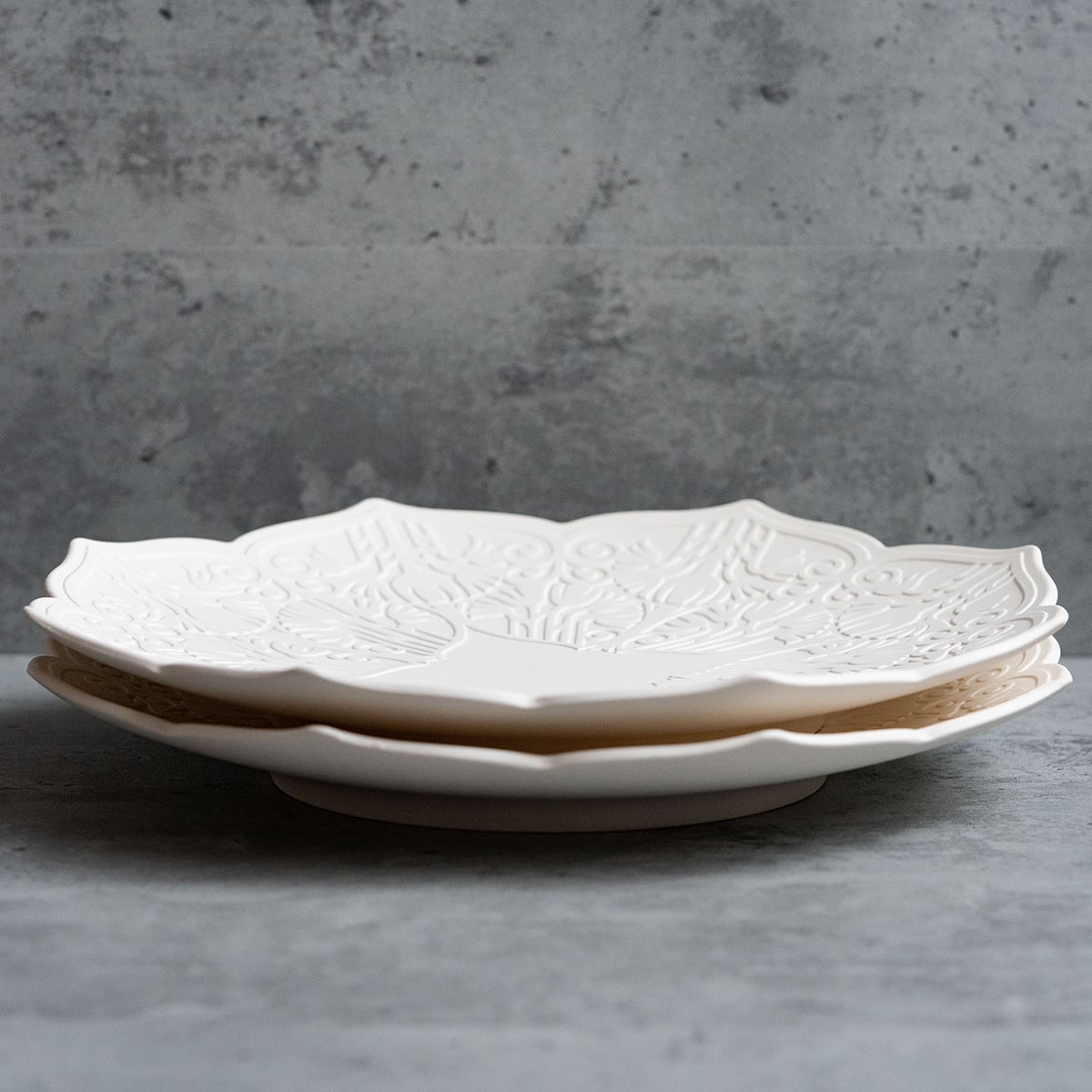 樹葉蕾花 プレート パステルアイボリー | 有田焼と切り紙作家矢口