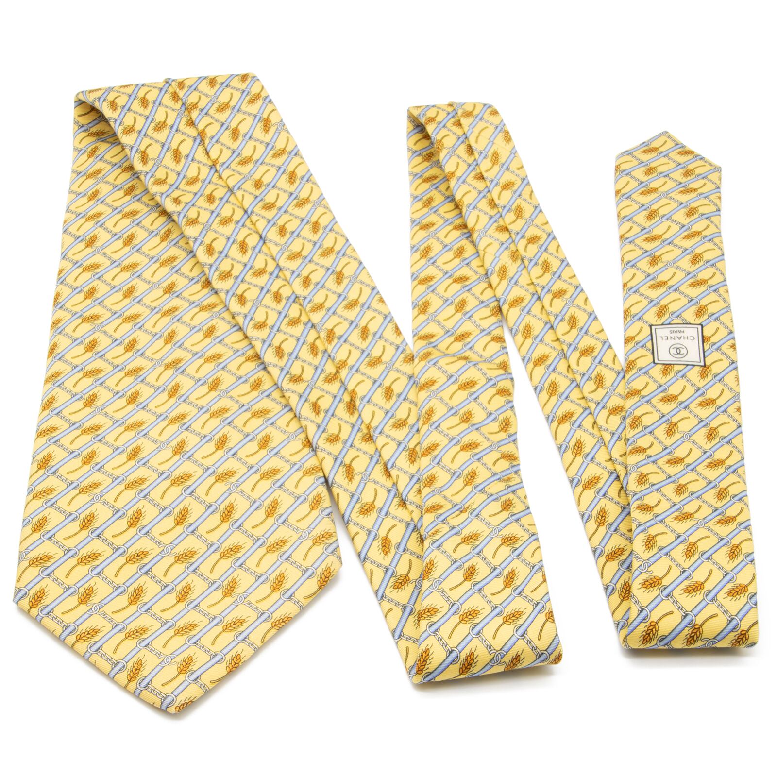 【美品】CHANEL シャネル ネクタイ 白鳥柄 チェーンモチーフ イエロー系 送料無料 シャネル ネクタイ 新品同様 シルク 黄色 イエロー 水色