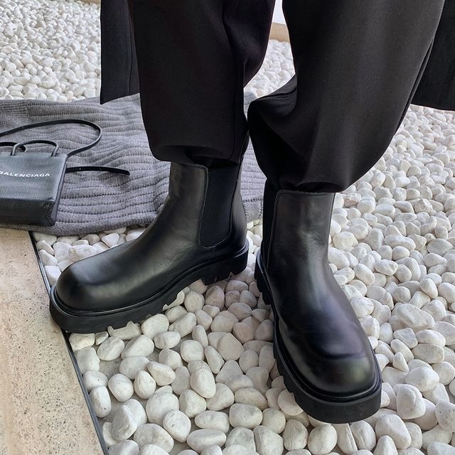 予約販売 ブーツ 革靴 レザーシューズ メンズ サイドゴア 黒 靴 厚底 ブラック お洒落 カジュアル シック 24 5cm 25cm 25 5cm 26cm 26 5cm 27cm Favoriteselect 予約販売 ブーツ 革靴 レザーシューズ メンズ サイドゴア 黒 靴 厚底 ブラック お洒落 カジュアル シック 24 5cm 25cm 25 5cm 26cm 26 5cm 27cm Favoriteselect