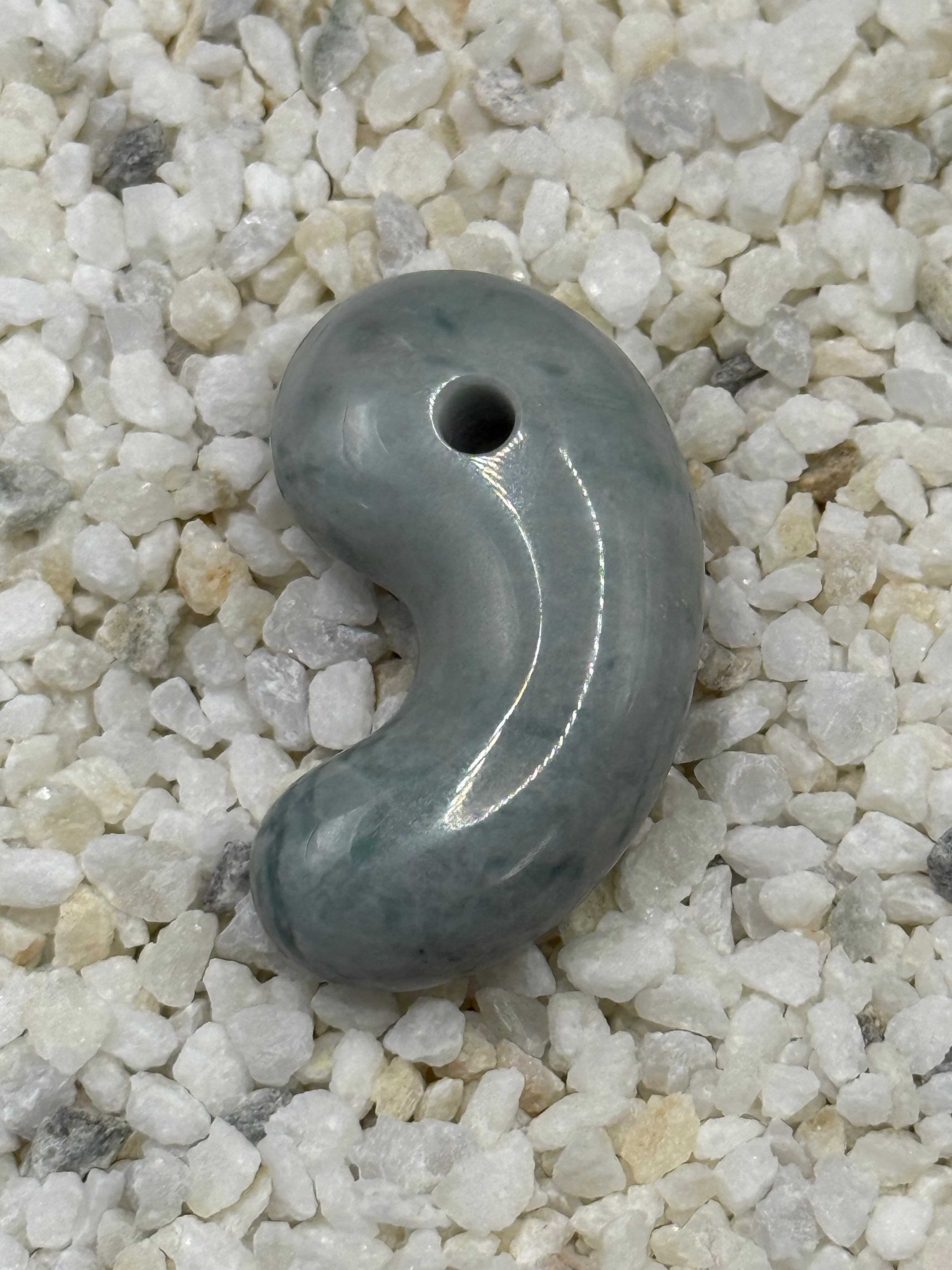 糸魚川翡翠 勾玉 015