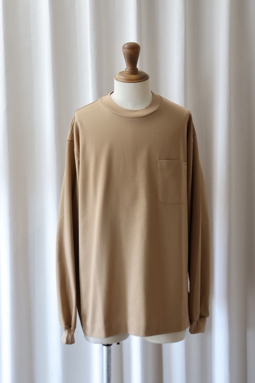 universal products. " ALBINI PIS NAME L/S T-SHIRT(BEIGE)"