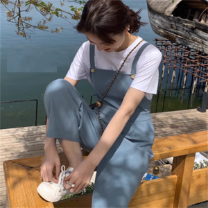 【送料無料】 パンツ ボトム 2色 サロペット フレア Aライン ロング ポケット 薄手生地 かわいい 大人可愛い 大人女子 綺麗 シンプル カジュアル 大人 おしゃれ お洒落 こなれ感 ラフ コンサバ 着痩せ レディライク 無地 夏 30代 40代 レディース 女性用 ママ お出かけ 女子会 お呼ばれ 休日 お茶会 アウトドア 着回し 普段使い オルチャン 韓国 ファッション スタイル 楽ちん 体型カバー プチプラ 定番 デイリーユース   垢抜け ブラック ブルー 大人カラー ニュアンスカラー