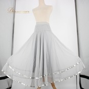 社交ダンス 衣装 スタンダード スカート レッスンウェア 女性用 オールシーズン グレイ系 レース 無地 シンプル 清楚 透け感 可愛い 上品 ダンススカート フレアスカート おしゃれ 優雅 軽やか 透け素材 ウエストゴム スポーツウェア レディース 結婚式 お出かけ スカート丈92cm 伸縮性 上品カジュアル 吸水速乾 上質 シンプルデザイン