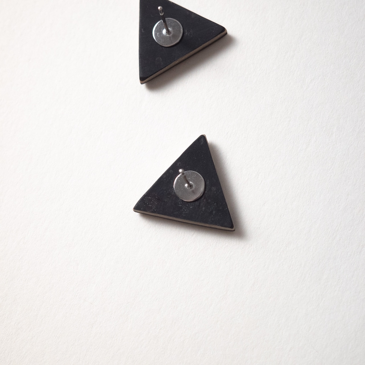 LOOP hogu v1 : Triangle Studs